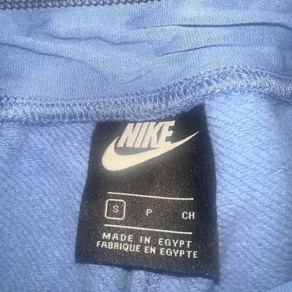 Nike Joggers - Picture 2 of 3